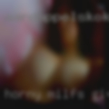 Horny milfs giving there