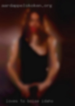 Loves to Boise, Idaho eat pussy while getting fucked.